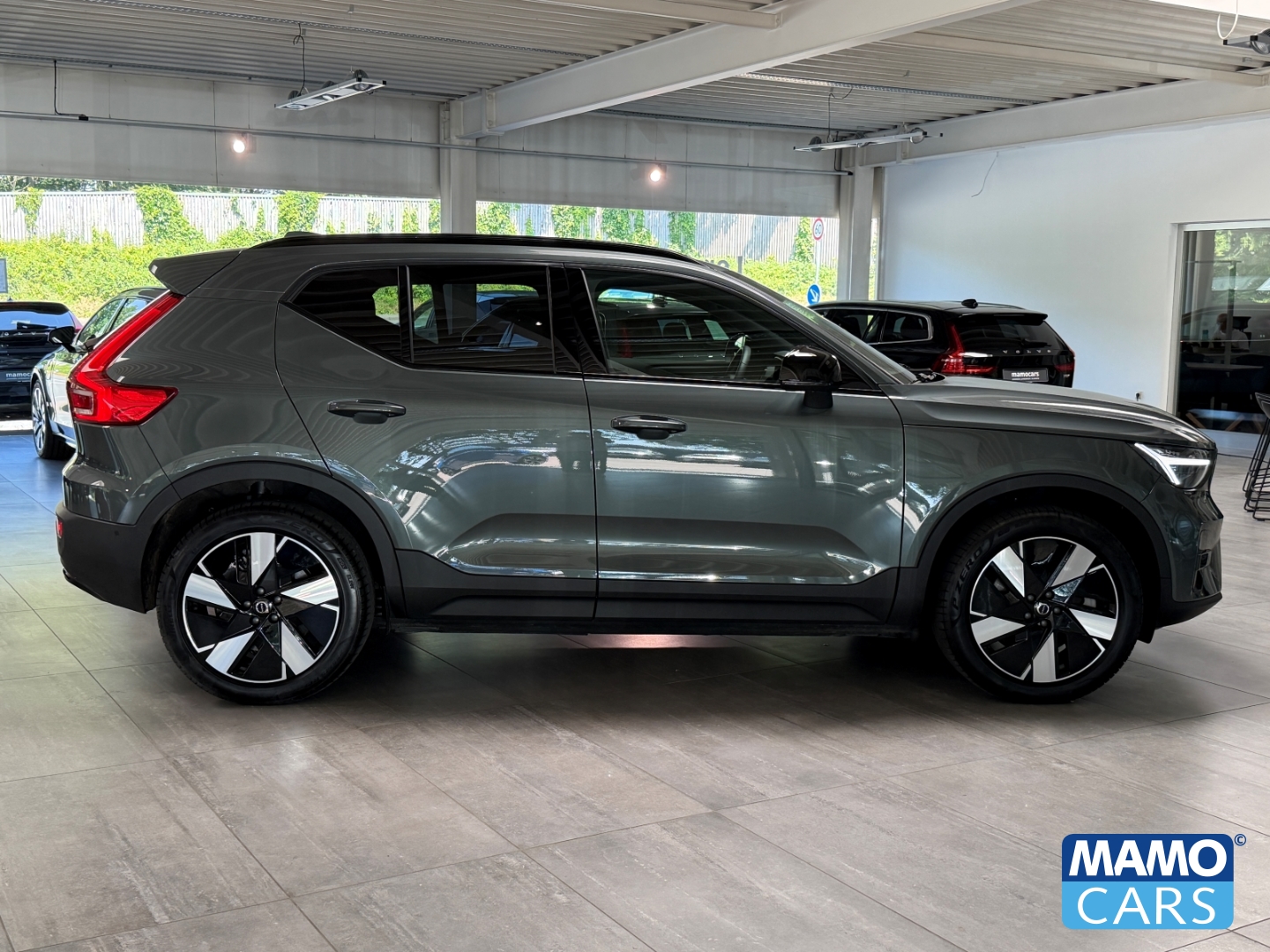 Fahrzeugabbildung Volvo EX40 Twin AWD Plus Dark AHK/ACC/BLIS/360CAM/SHZ