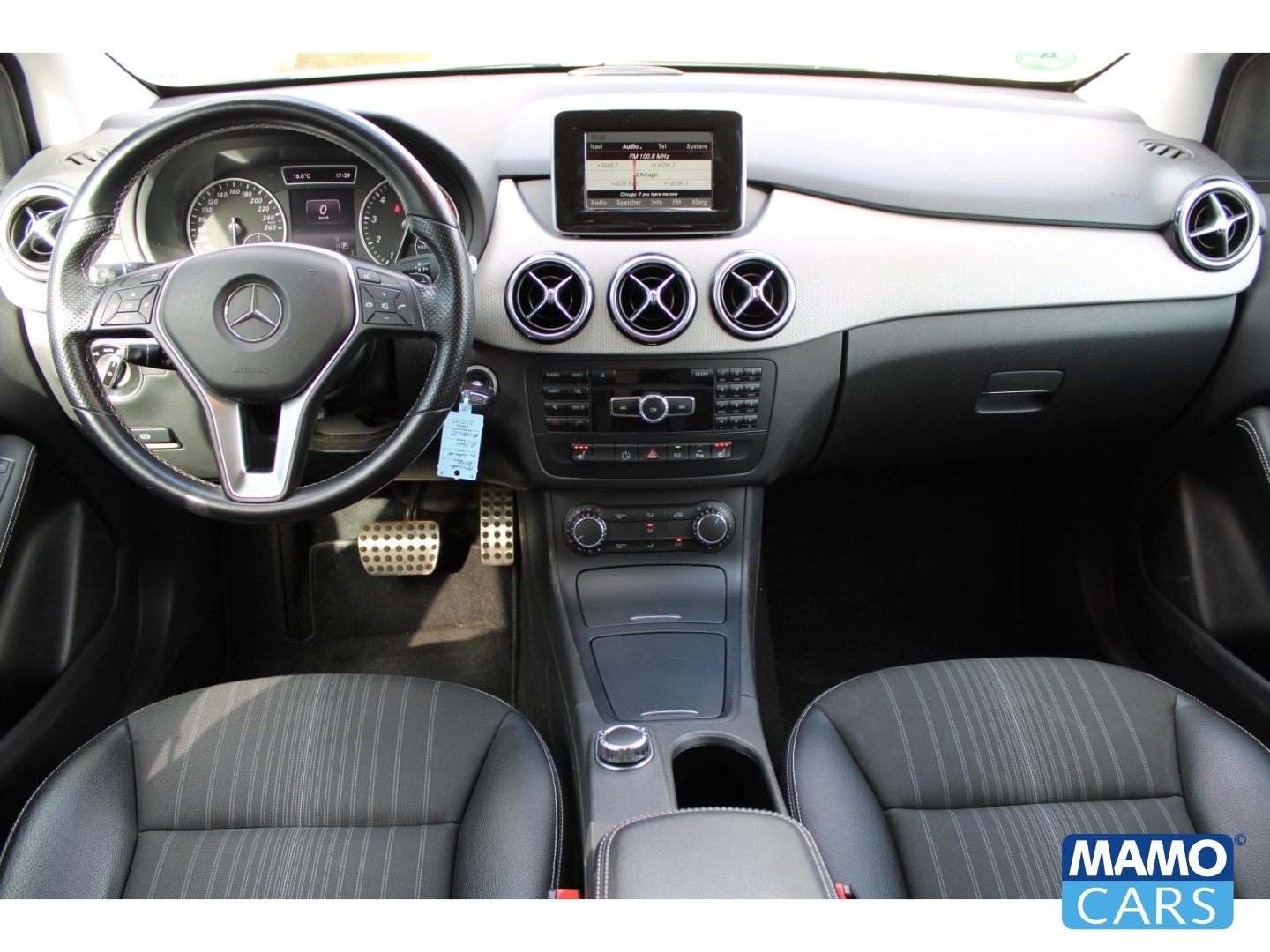 Fahrzeugabbildung Mercedes-Benz B 200 AHK/Allwetter/Rückfahrkamera/PDC/Sportpaket