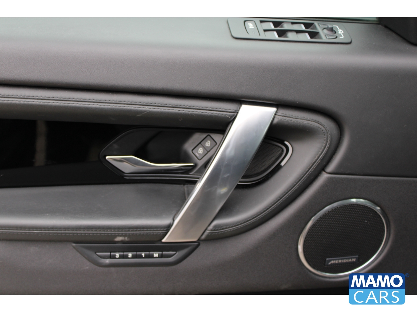 Fahrzeugabbildung Land Rover Discovery Sport D165 HSE/HUD/AHK/BLACK P./20 Zoll