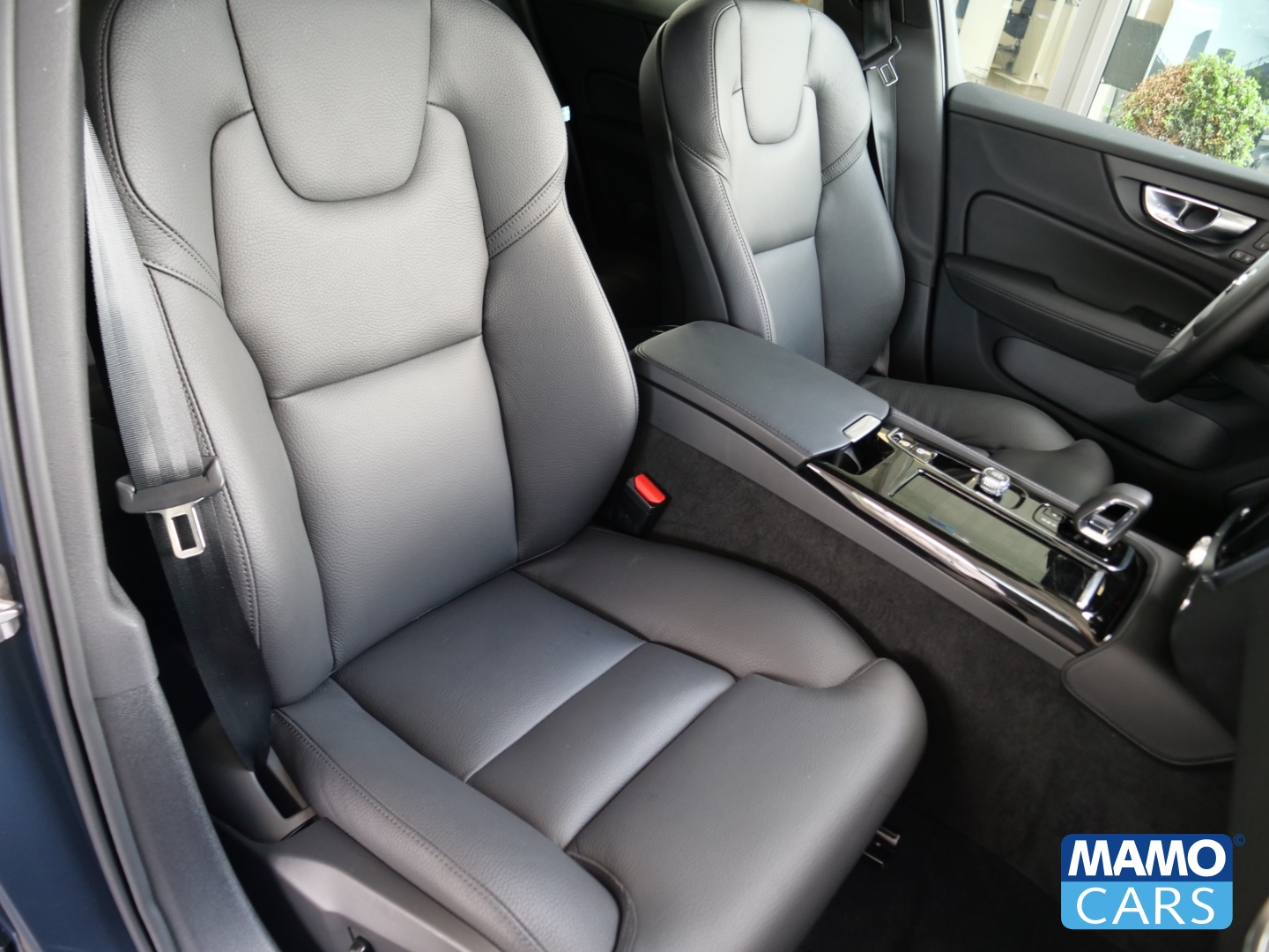 Fahrzeugabbildung Volvo V60 T6 AWD Recharge Plus Dark ACC/BLIS/STHZ/360°