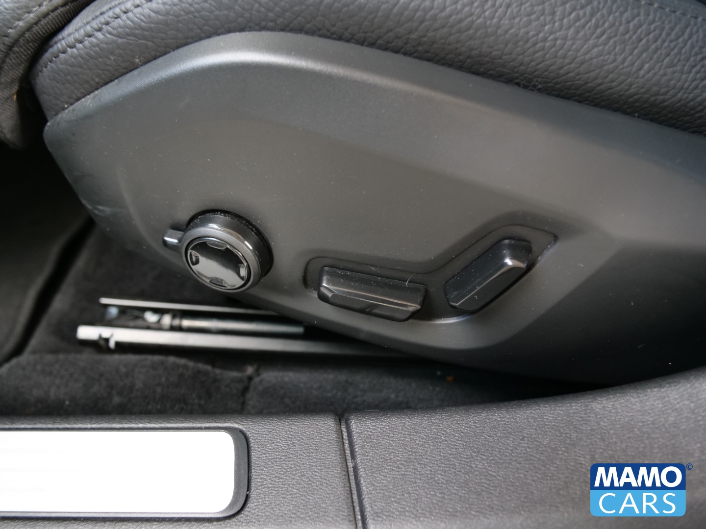 Fahrzeugabbildung Volvo V60 T6 AWD Recharge Plus Dark ACC/BLIS/STHZ/360°