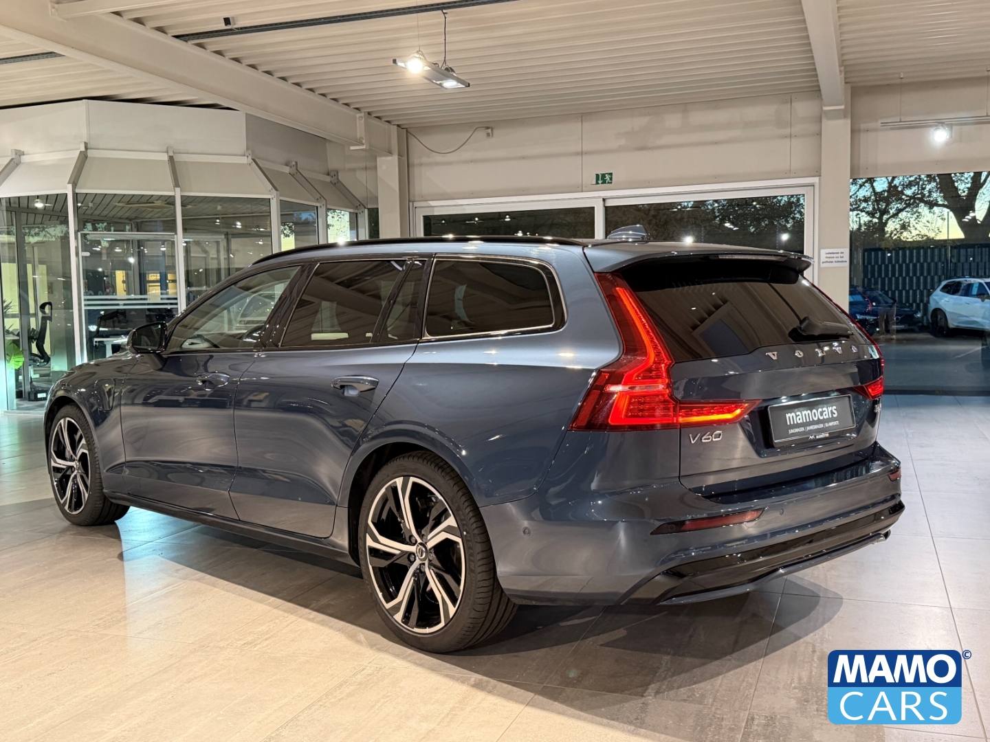 Fahrzeugabbildung Volvo V60 T6 AWD Recharge Plus Dark ACC/BLIS/STHZ/360°