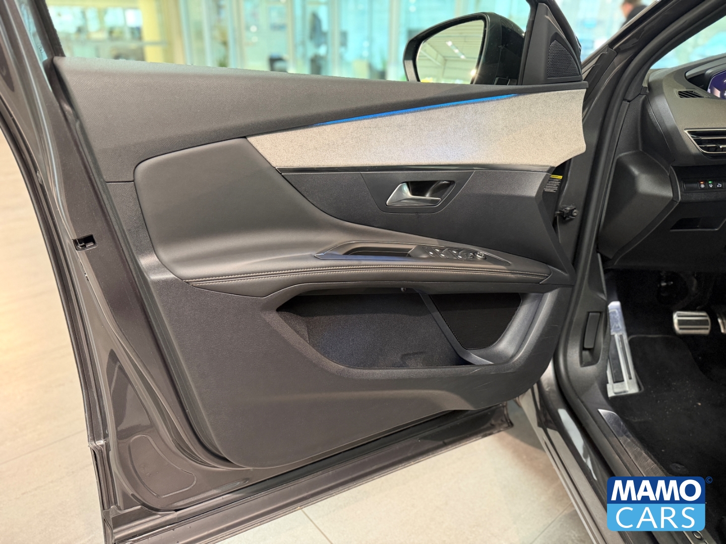 Fahrzeugabbildung Peugeot 3008 1.2 GT PureTech 130 ACC/BLIS/CAM/SHZ/APPLE