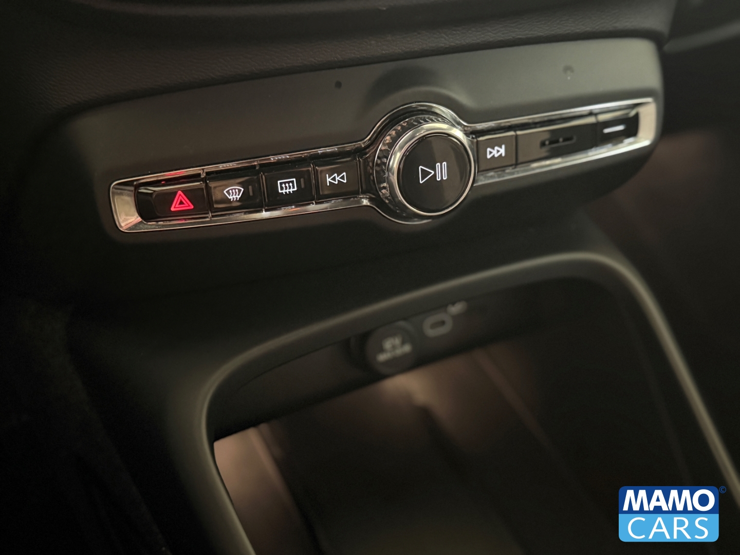 Fahrzeugabbildung Volvo XC40 B3 Core APPLE/ACC/BLIS/360°/GOOGLE