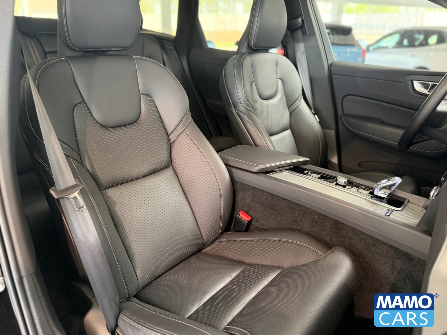Fahrzeugabbildung Volvo XC60 T6 Ultra Black Edition ACC/AHK/360/PANO/BLIS