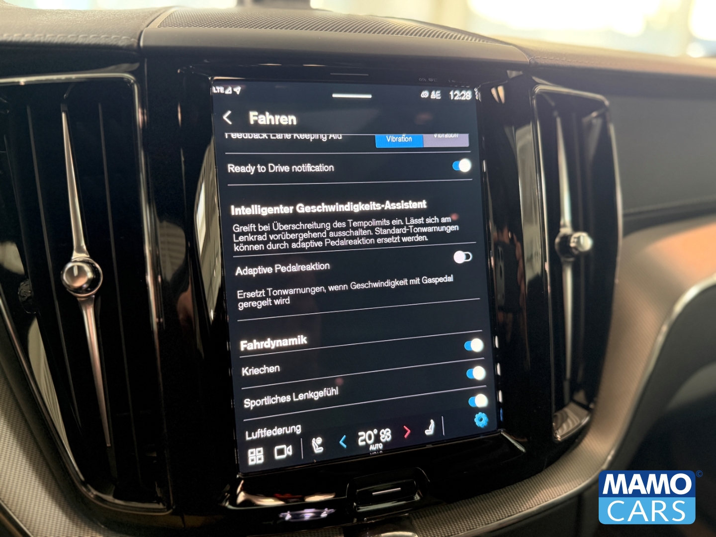 Fahrzeugabbildung Volvo XC60 T6 Ultra Black Edition ACC/AHK/360/PANO/BLIS