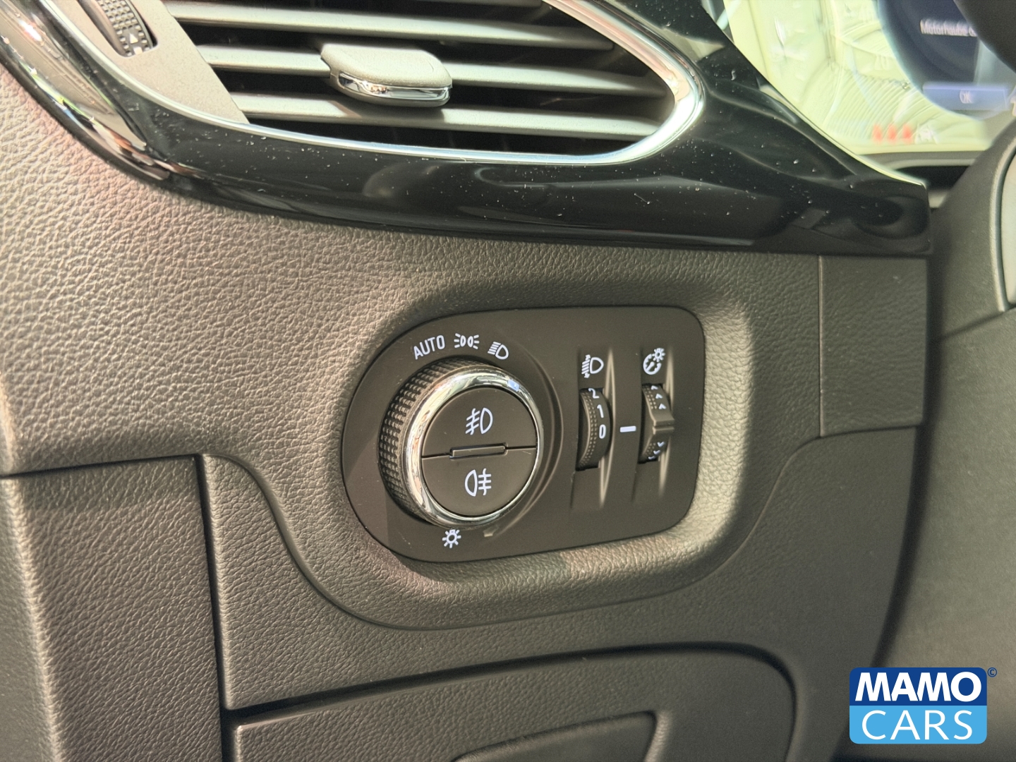Fahrzeugabbildung Opel Astra K ST Elegance BLIS/CAM/SHZ/LHZ/NAVI/PDC