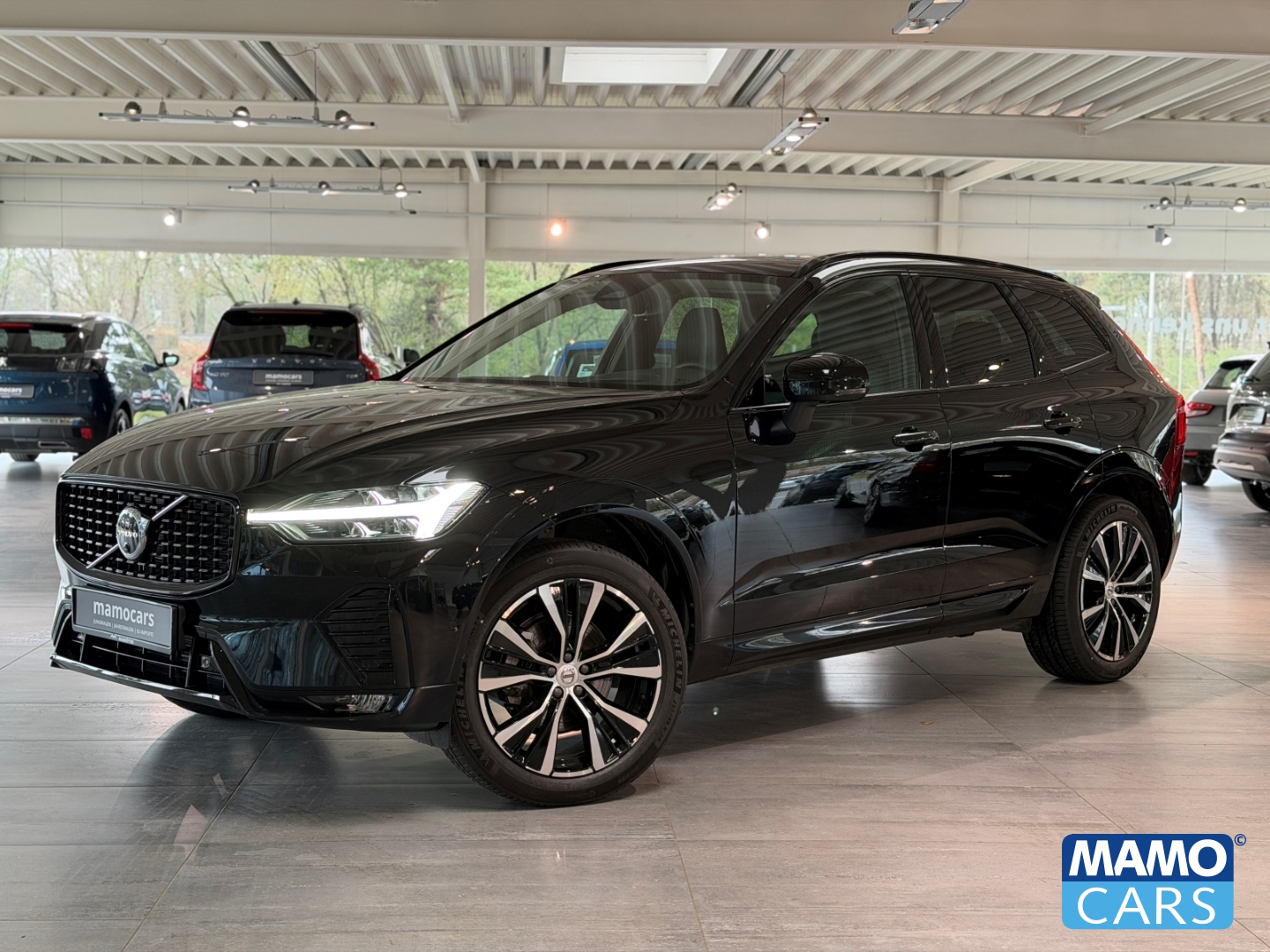 Fahrzeugabbildung Volvo XC60 B5 Plus Dark 0,99%Finanz. ACC/BLIS/HUD/360°