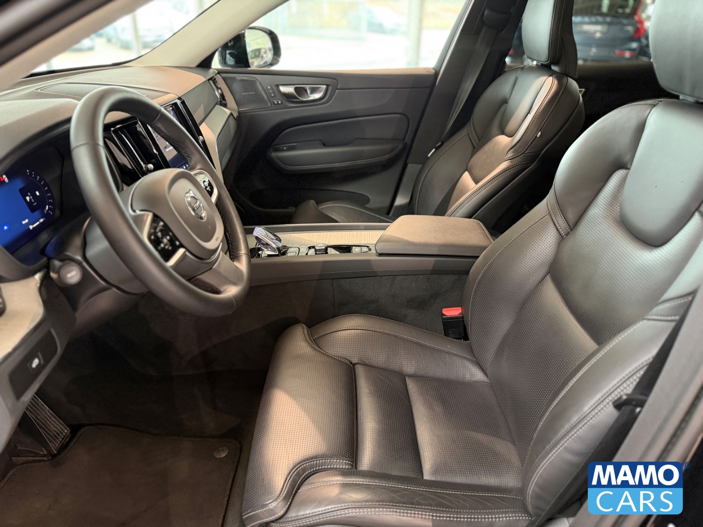 Fahrzeugabbildung Volvo XC60 B5 Plus Dark 0,99%Finanz. ACC/BLIS/HUD/360°
