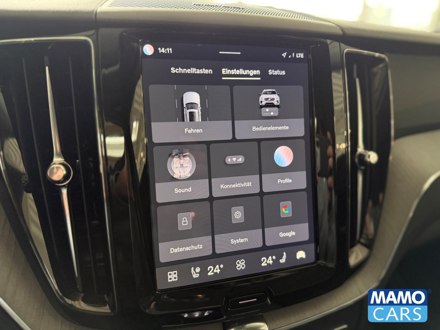 Fahrzeugabbildung Volvo XC60 B5 Plus Dark 0,99%Finanz. ACC/BLIS/HUD/360°