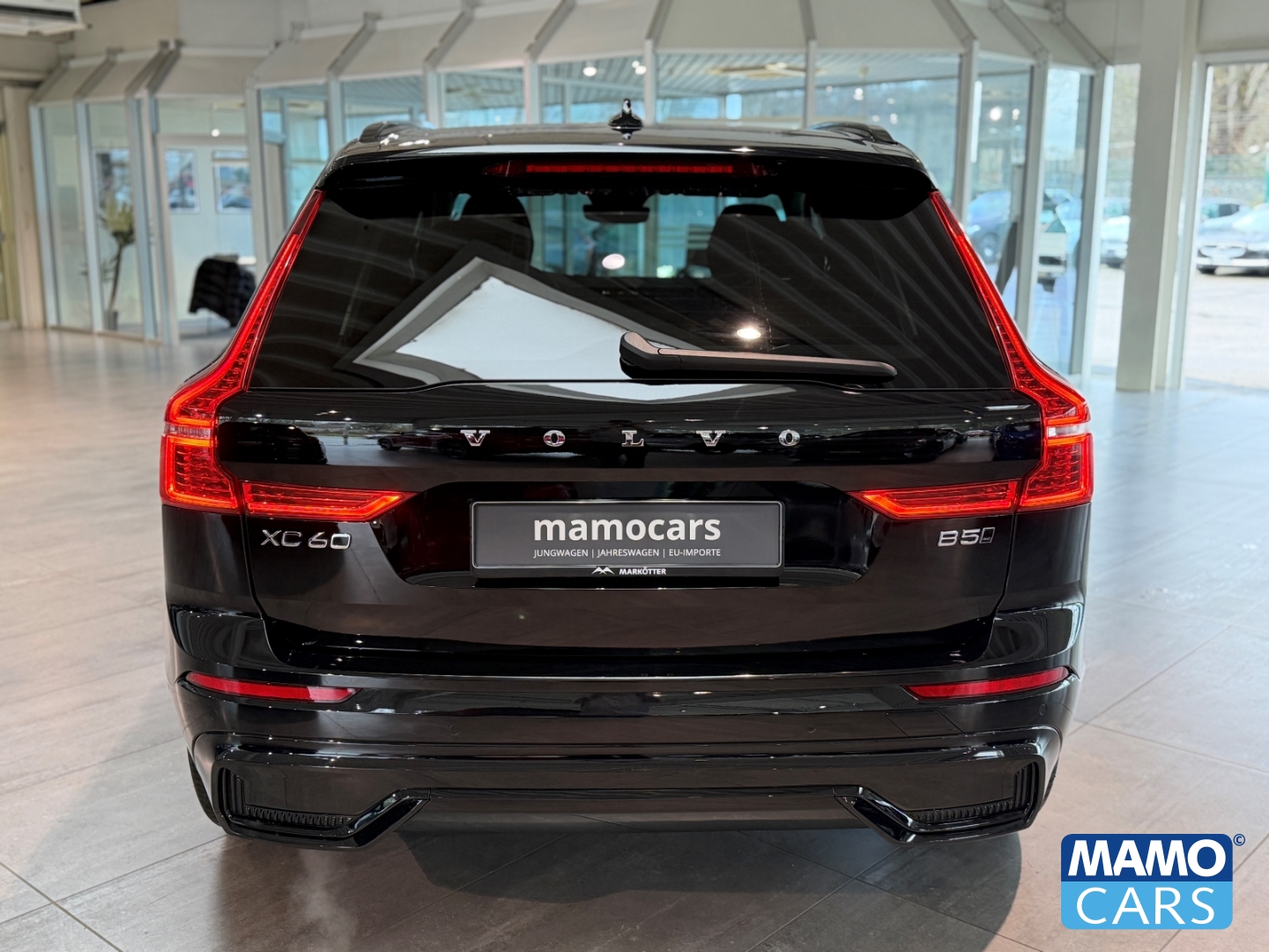 Fahrzeugabbildung Volvo XC60 B5 Plus Dark 0,99%Finanz. ACC/BLIS/HUD/360°