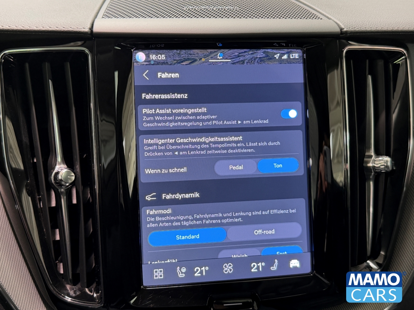 Fahrzeugabbildung Volvo XC60 B5 Ultra Dark 0,99% AHK/21''/PANO/360/FOUR-C