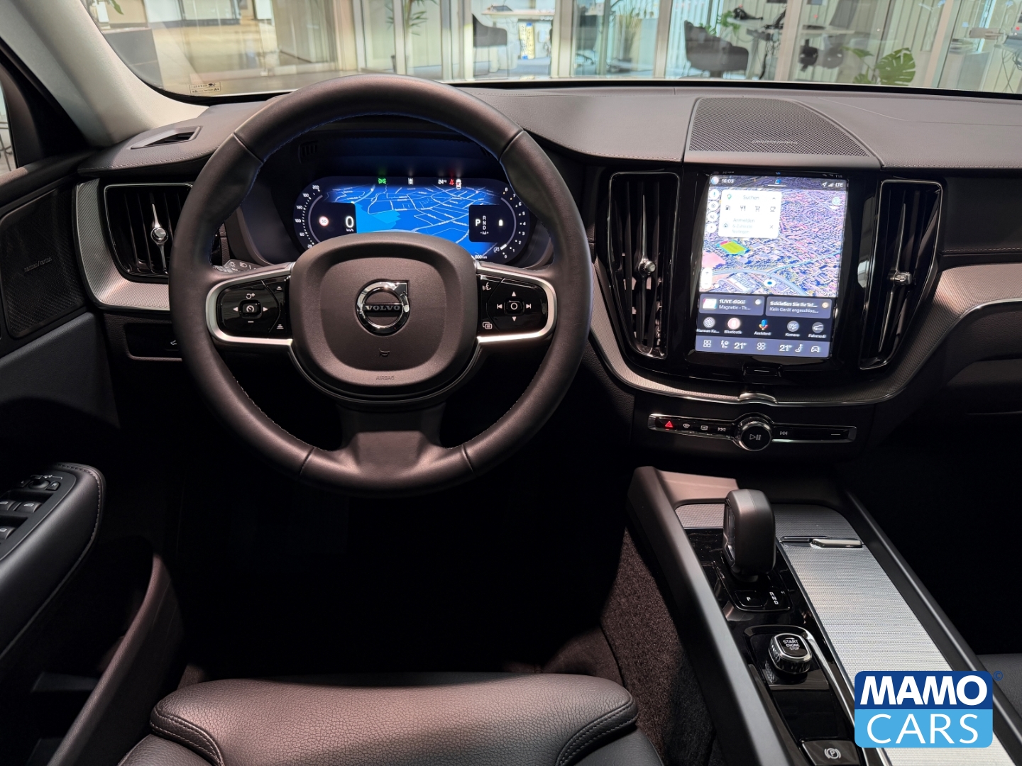 Fahrzeugabbildung Volvo XC60 B5 Ultra Dark 0,99% AHK/21''/PANO/360/FOUR-C