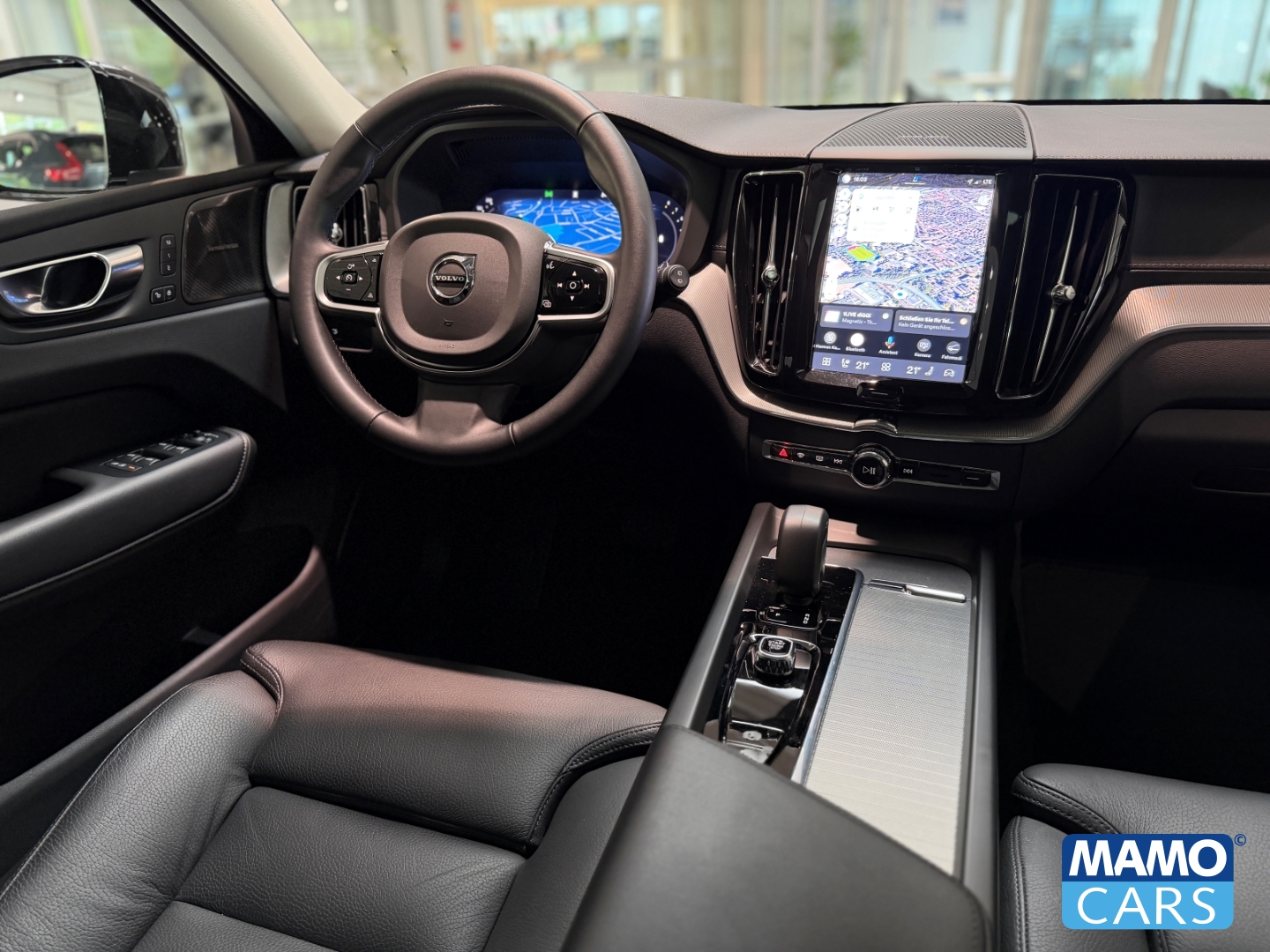 Fahrzeugabbildung Volvo XC60 B5 Ultra Dark 0,99% AHK/21''/PANO/360/FOUR-C