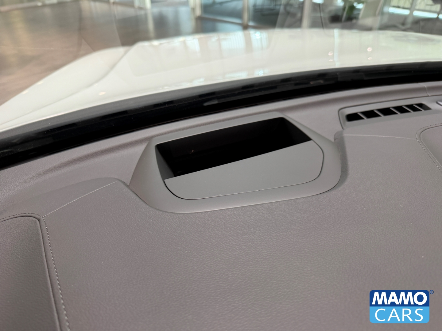 Fahrzeugabbildung Volvo XC60 B5 Ultra Dark 0,99% AHK/21''/PANO/360/FOUR-C