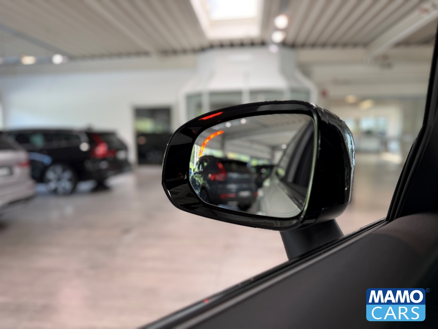 Fahrzeugabbildung Volvo XC60 B5 Ultra Dark 0,99% AHK/21''/PANO/360/FOUR-C