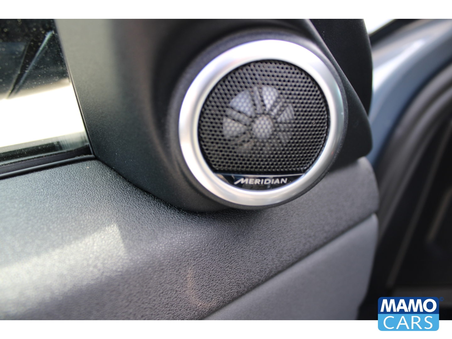 Fahrzeugabbildung Land Rover Range Rover Evoque P300e R-Dynamic SE/AHK/Winterpaket/Meridian Sound